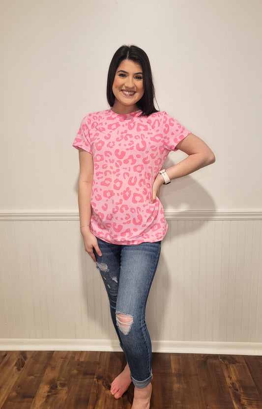 Everyday Leopard Tee in Hot Pink